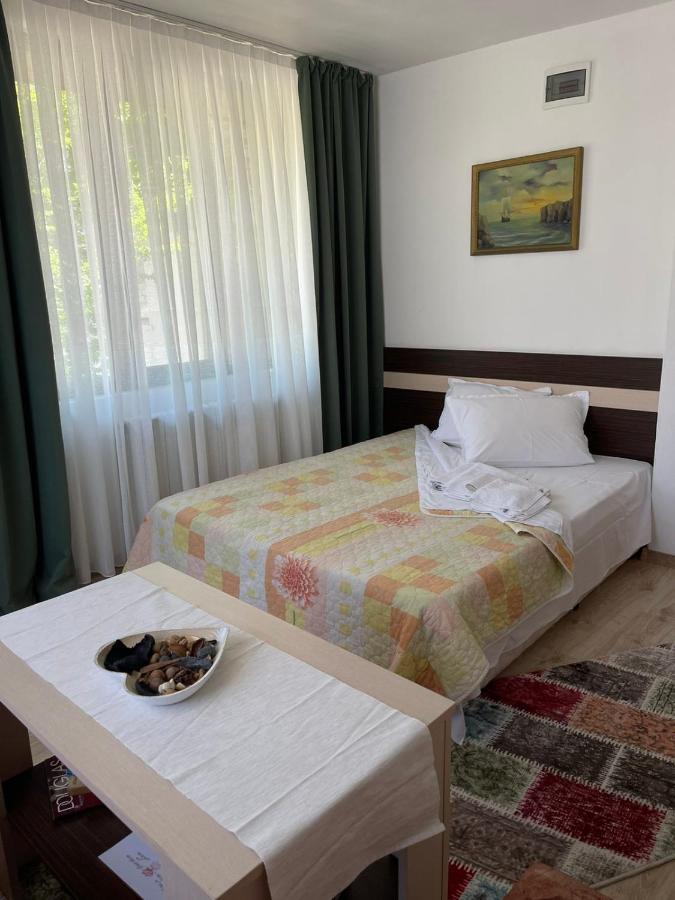 Guest House Liliya Созополь Екстер'єр фото