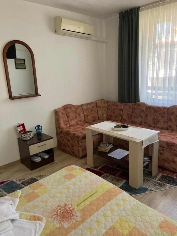 Guest House Liliya Созополь Екстер'єр фото