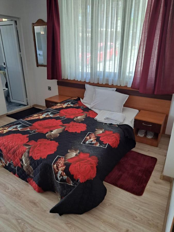 Guest House Liliya Созополь Екстер'єр фото