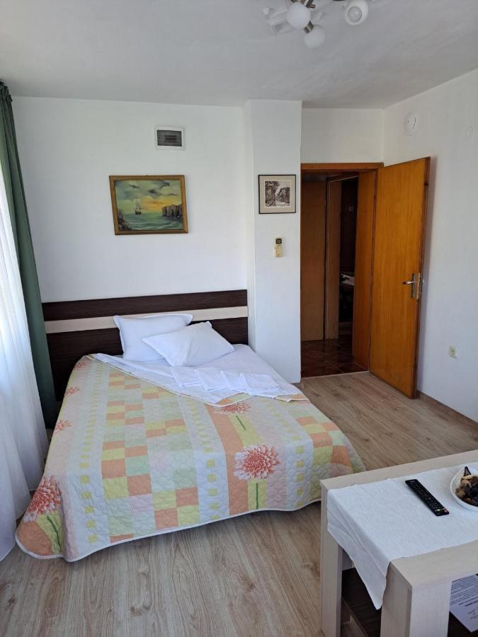 Guest House Liliya Созополь Екстер'єр фото