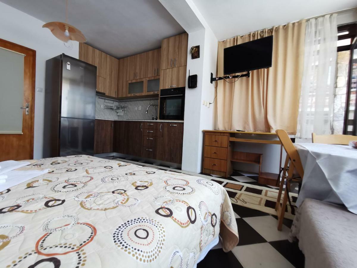 Guest House Liliya Созополь Екстер'єр фото
