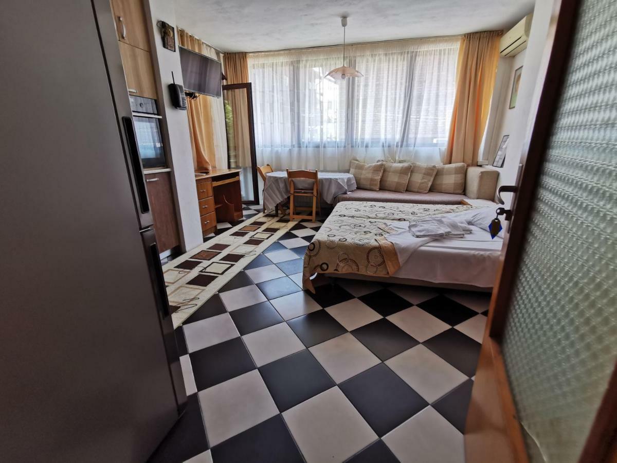 Guest House Liliya Созополь Екстер'єр фото